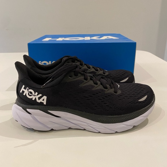 Hoka Women’s Clifton 8 Sneaker in Black/White sz 6.5 New in Box - Picture 3 of 8
